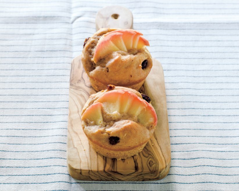 植物生まれの材料で体にやさしい】簡単おいしい“アップルレーズンマフィン”