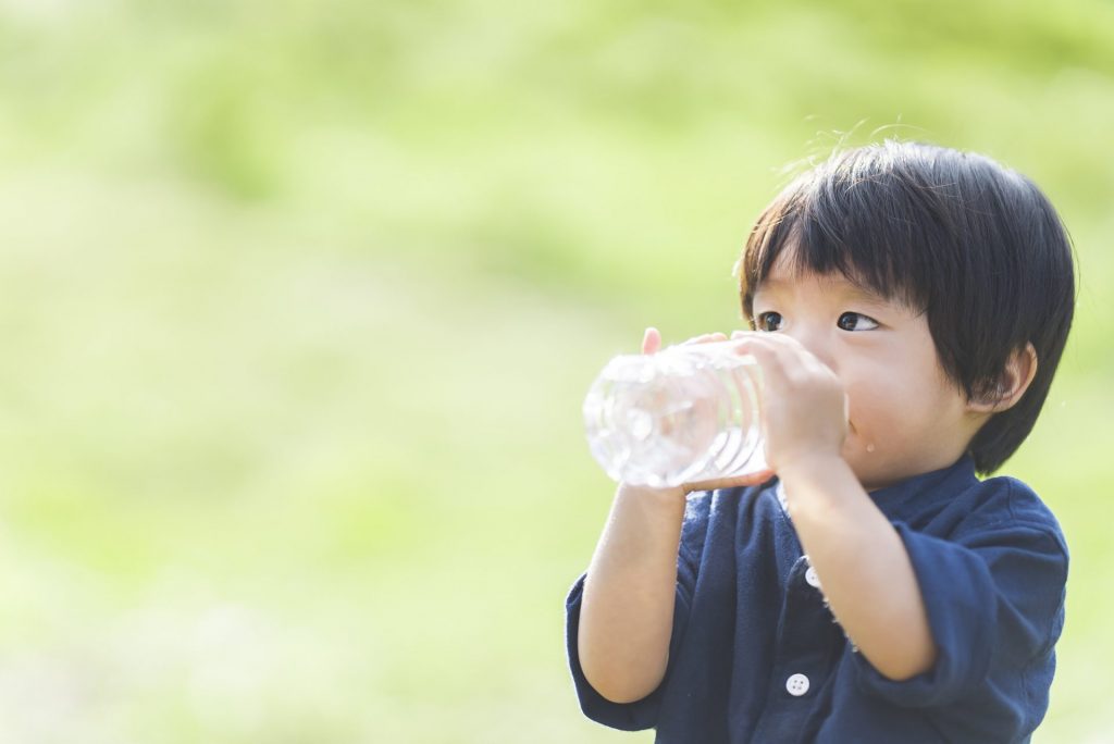 【子どもを熱中症から守る！】家庭でできる対処法、予防法は？[医師監修]