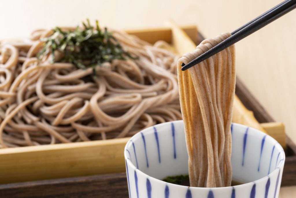 蕎麦デビューは何歳から？ 気をつけたい危険なアレルギーのサインと対処法[医師監修]