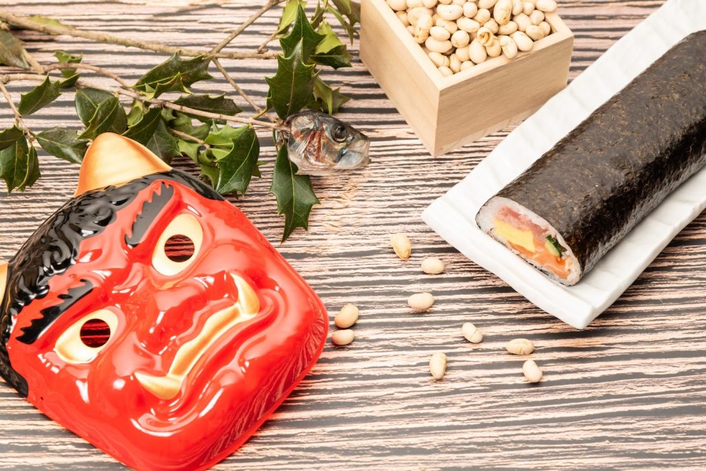 鬼のお面と恵方巻き