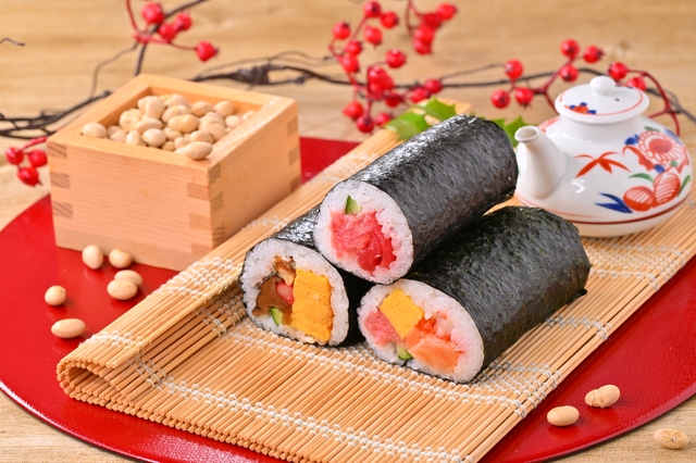 恵方巻と大豆の画像