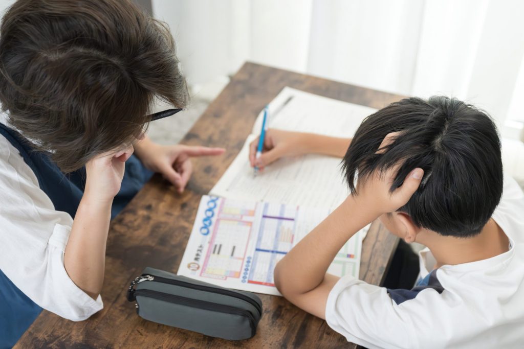 中学受験　イライラする母親