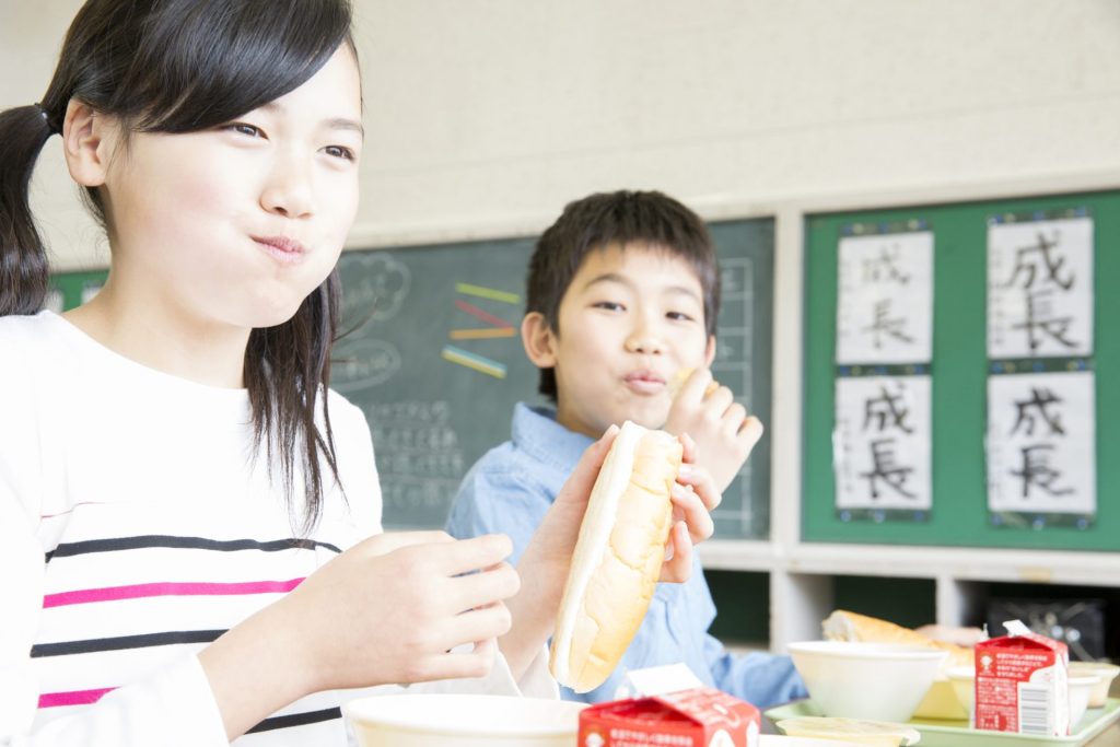 給食