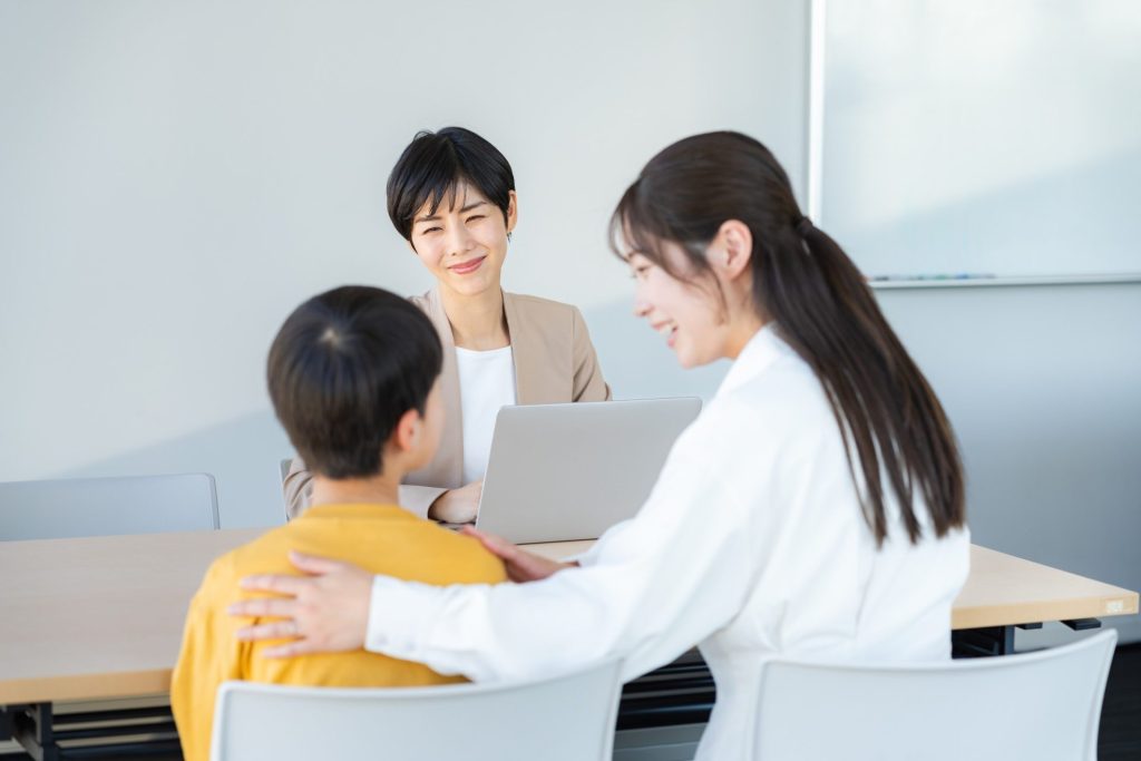 小学校の個人面談はこれで安心！服装、持ち物、聞くこと、話すこと…事前準備のキーポイントをまとめました
