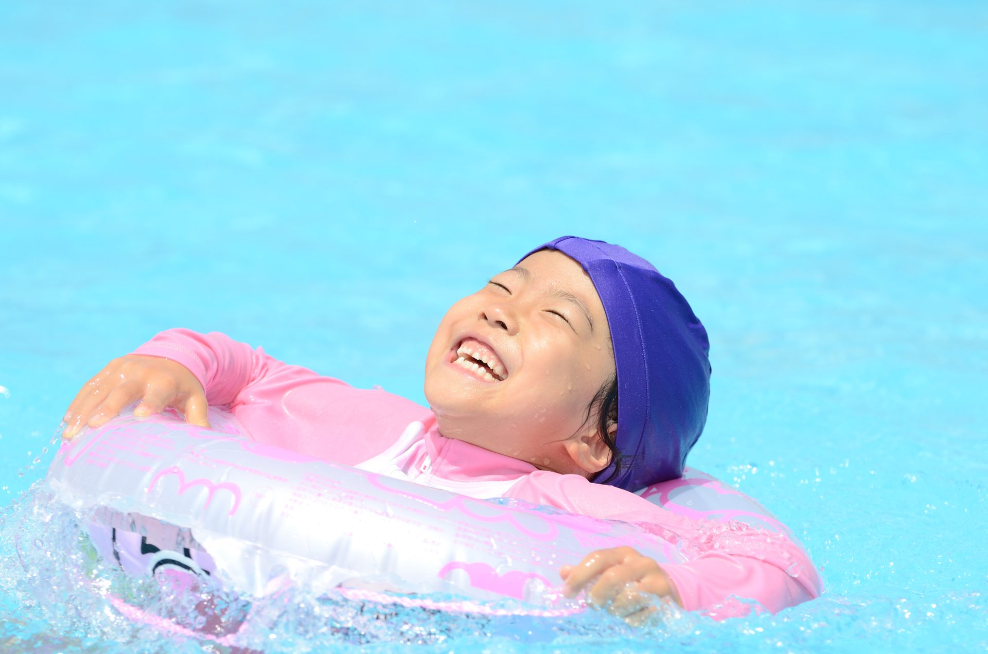 【日焼け止め、赤ちゃんに使って大丈夫？】子どもの肌だからこそ気をつけたい！日焼け止めの選び方・使い方[小児科医監修]