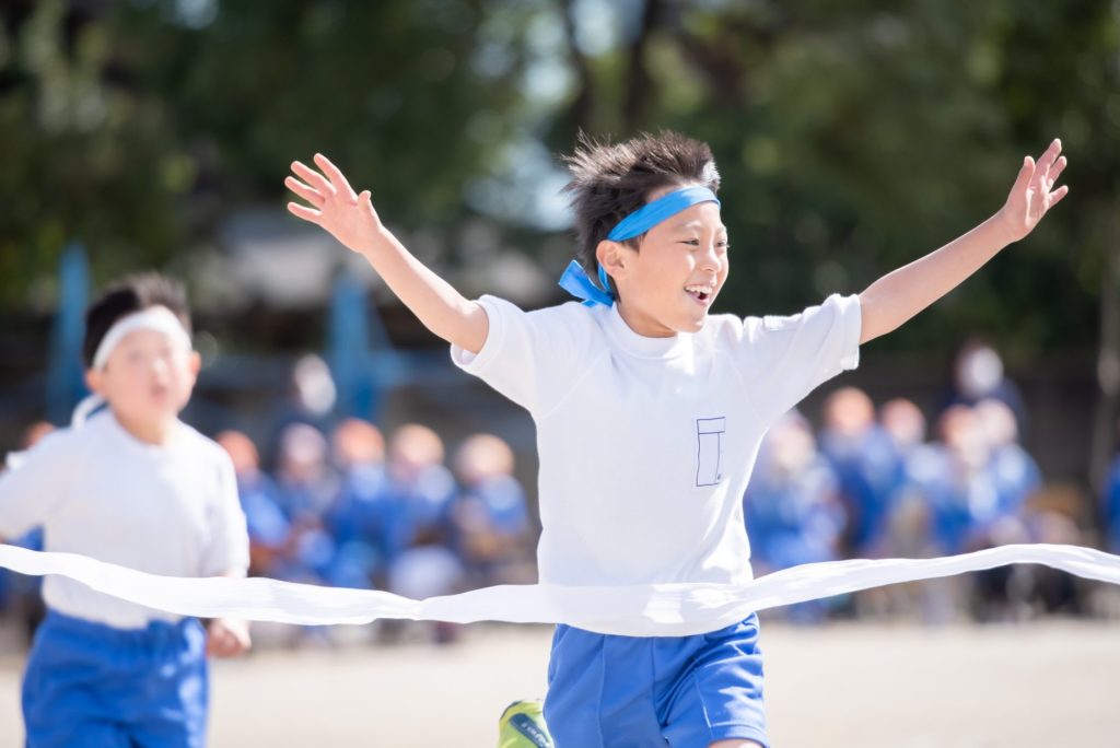 【足を速くするには「家トレ」がおすすめ！】おうちでできる体幹トレーニング3選【パーソナルトレーナー監修】